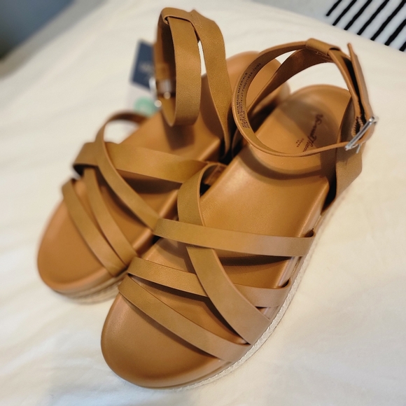 Universal Thread platform sandals - Picture 4 of 5
